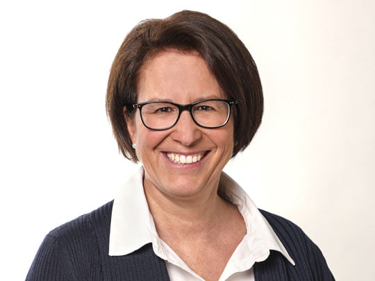 Portrait von Irene Held, Ernährungsberaterin, ganzheitliche ernährungs-psychologische Beraterin und Hypnosetherapeutin OMNI, TMI